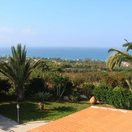 In Sleeps 6 Includes Swimming Pool Air Con And Wifi 0 * Argaka