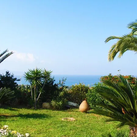 In Sleeps 6 Includes Swimming Pool Air Con And Wifi 0 Argaka