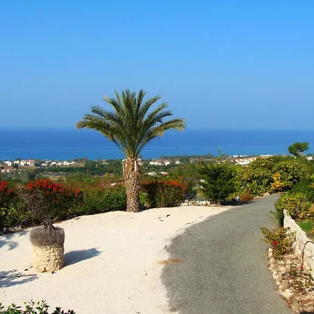 In Sleeps 6 Includes Swimming Pool Air Con And Wifi 0